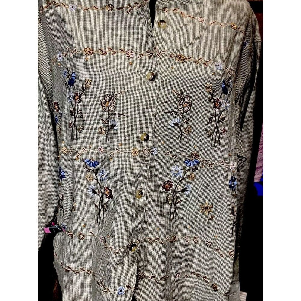 Casey & Max Size M Vintage Sage Herringbone Embroidered Floral Button Down NWT - Picture 3 of 15